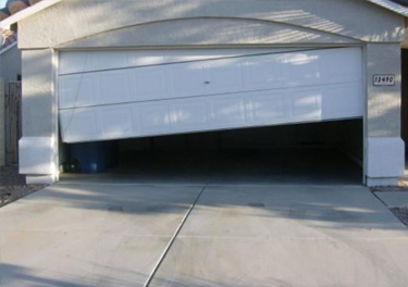 garage door off track repair in in Los Angeles