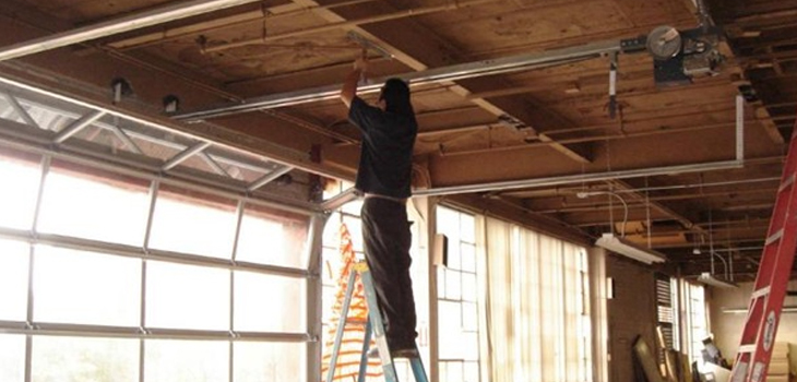 commercial garage door repair in Los Angeles
